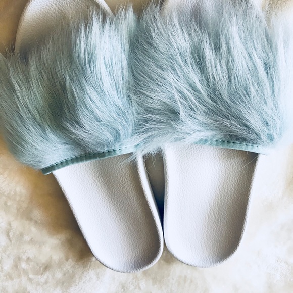 Ugg slides - Picture 3 of 5